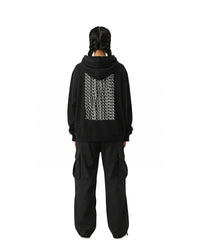 byKapwa Studio | You Me Us Kapwa Wave Hoodie - Dark | Hoodie Schwarz | Model Frau Rückseite