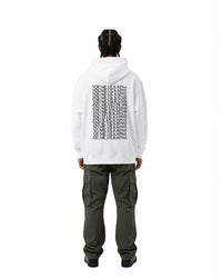 byKapwa Studio | You Me Us Kapwa Wave Hoodie - Light | Hoodie Weiß | Model Mann Rückseite