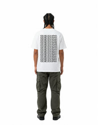 byKapwa Studio | You Me Us Kapwa Tee - Light | T-Shirt Weiß | Model Mann Rückseite