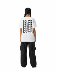 byKapwa Studio | Kapwa Repeat Tee - Light | T-Shirt Weiß | Model Frau Rückseite