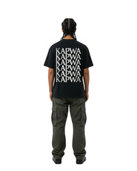 byKapwa Studio | Kapwa Repeat Tee – Dark | T-Shirt Schwarz | Model Mann Rückseite
