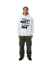 byKapwa Studio | Dating Apps & Lumpia Hoodie - Light | Hoodie Weiß | Model Mann Vorderseite