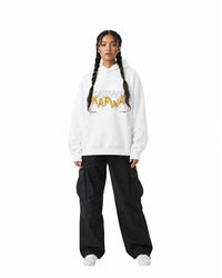 byKapwa Studio | Gold Liquid 3D Kapwa Hoodie - Light | Hoodie Weiß | Model Frau Vorderseite