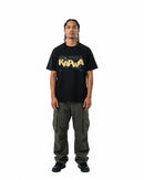byKapwa Studio | Gold Liquid 3D Kapwa Tee - Dark | T-Shirt Schwarz | Model Mann Vorderseite