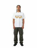 byKapwa Studio | Gold Liquid 3D Kapwa - Light | T-Shirt Weiß | Model Mann Vorderseite