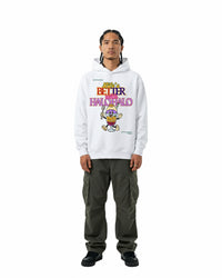byKapwa Studio | Life’s Better with Halo-Halo Hoodie | Hoodie Weiß | Model Mann Vorderseite