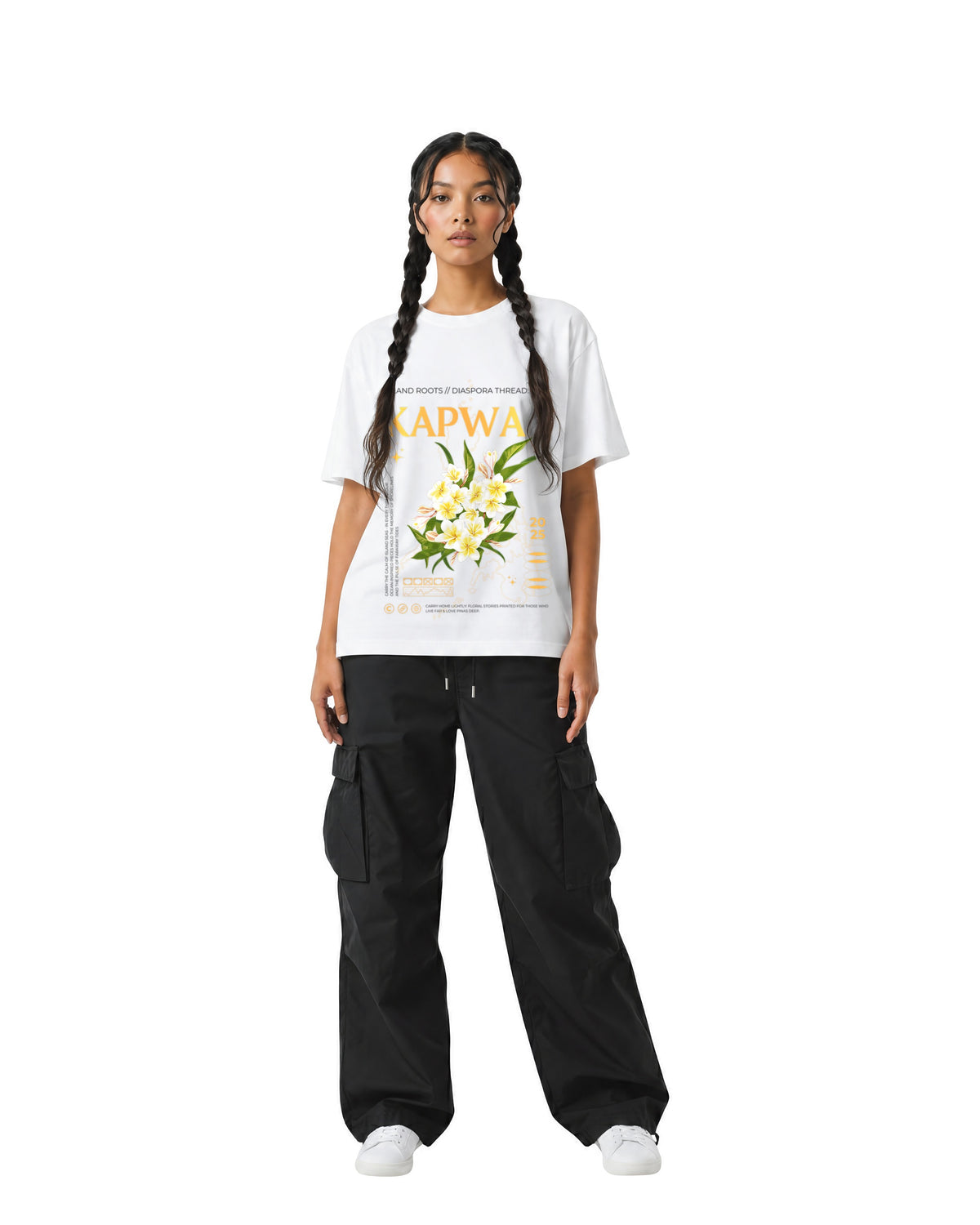 byKapwa Studio | Island Roots Diaspora Threads Tee - Light | T-Shirt Weiß | Model Frau Vorderseite
