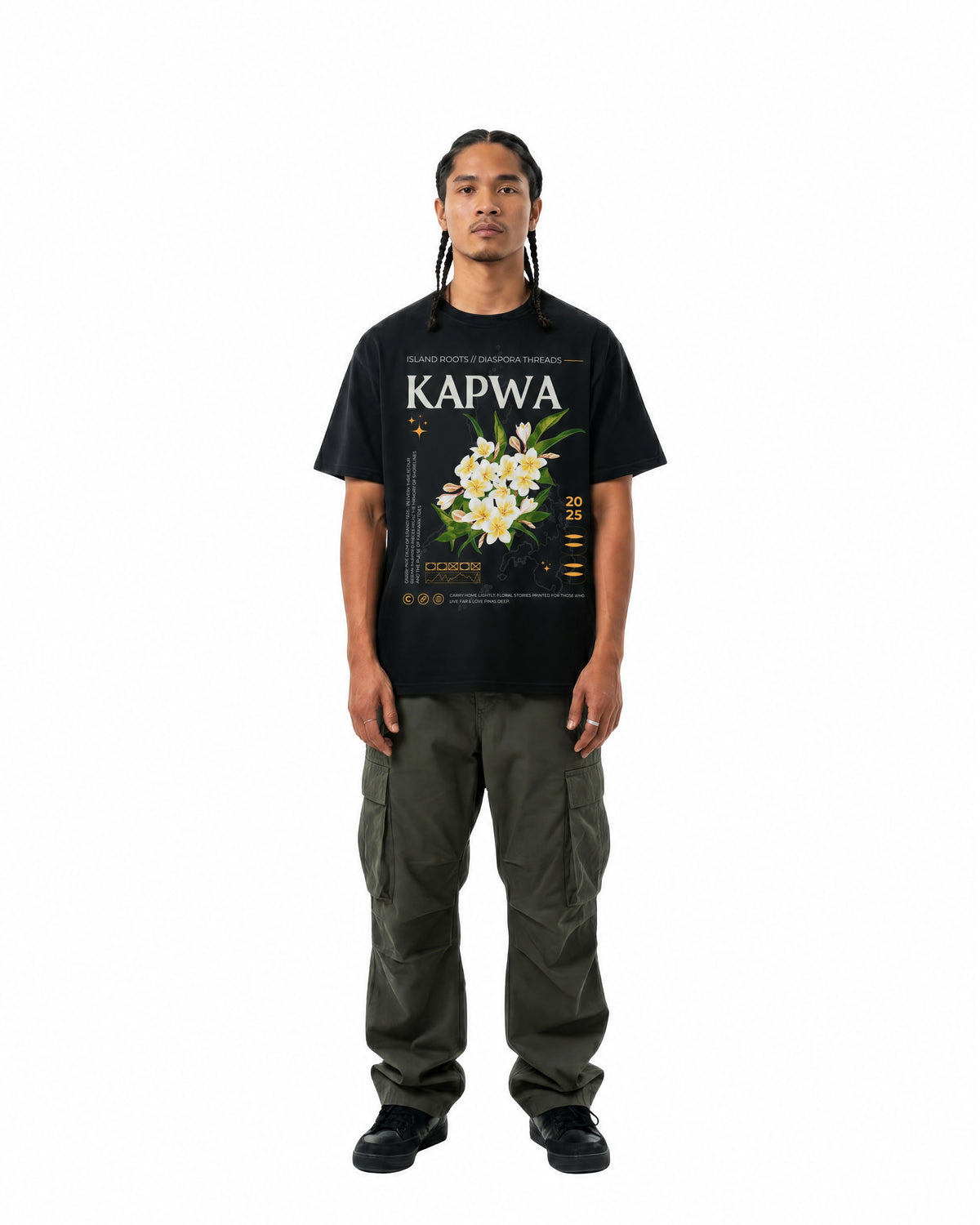 byKapwa Studio | Island Roots Diaspora Threads Tee - Dark | T-Shirt Schwarz | Model Mann Vorderseite