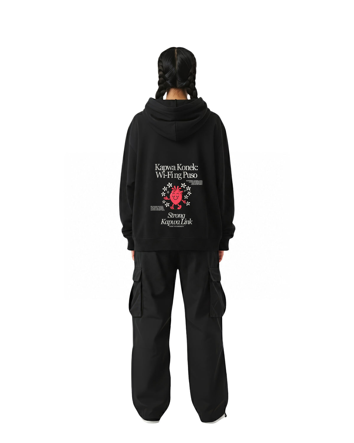 byKapwa Studio | Kapwa Konek Hoodie - Dark | Hoodie Schwarz | Model Frau Rückseite