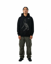 byKapwa Studio | Philippine Archipelago Hoodie - Dark | Hoodie Schwarz | Model Mann Vorderseite