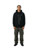 byKapwa Studio | Kapwa Tattoo Silhouette Hoodie - Dark | Hoodie Schwarz | Model Mann Vorderseite