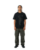 byKapwa Studio | Kapwa Tattoo Silhouette Tee - Dark | T-Shirt Schwarz | Model Mann Vorderseite